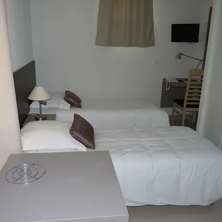 Le Clos De Celony Aparthotel 3*